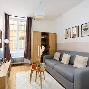 https://studio-en-plein-centre-de-75009.fr-paris.fr
